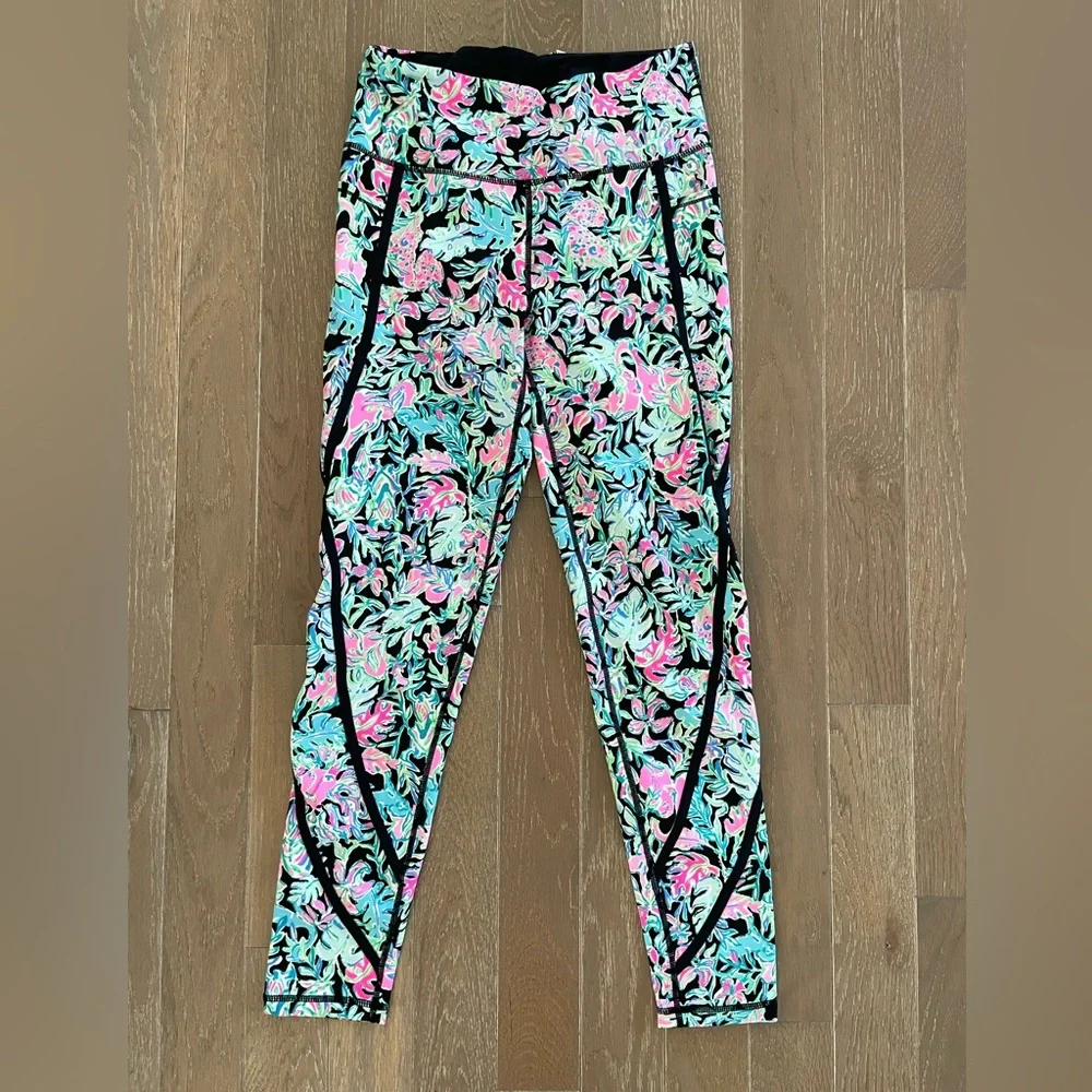 Lilly Pulitzer Luxletic Leggings | Size M | Tropical Print Athletic Pants - Picture 1 of 4